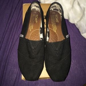 Black Classic TOMS