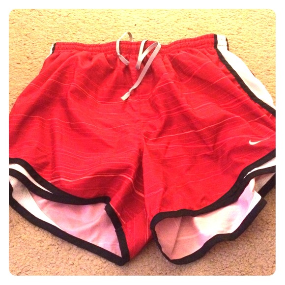 Womens Lined Nike Tempo Shorts - Red