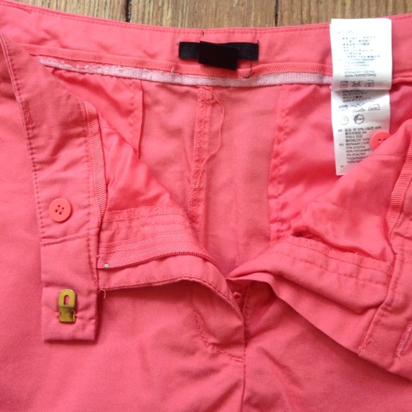 Salmon/ pink coral capri pants - Picture 3 of 4