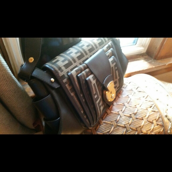 AUTHENTIC BEIGE BROWN FENDI HANDBAG