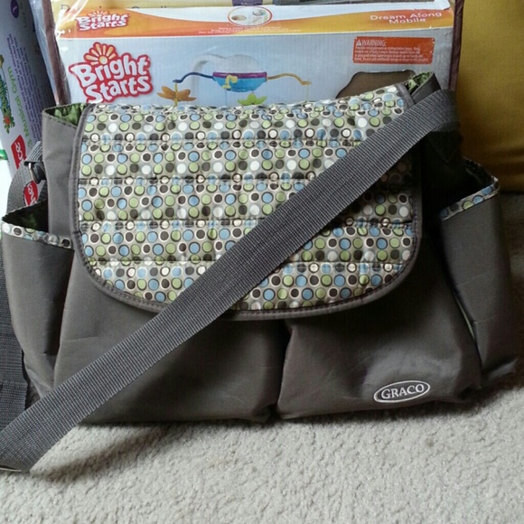 Graco messenger diaper bag