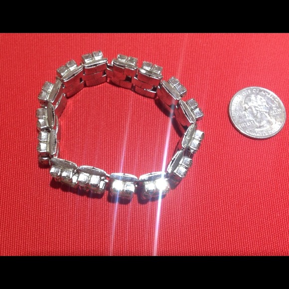 🎉HP🎉Vintage Stretch 3 Row Rhinestone Bracelet - Picture 2 of 4