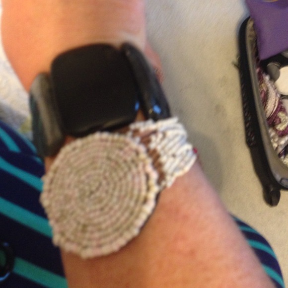 Assorted bracelets - Picture 2 of 3