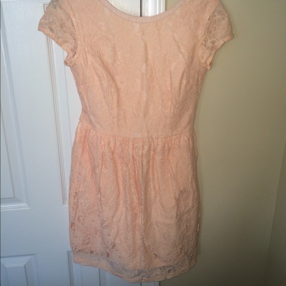 H&M Lace mini dress! - Picture 3 of 4