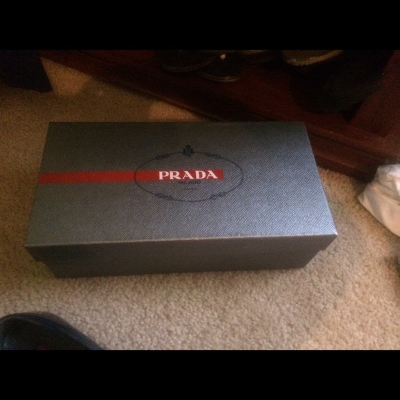 Prada shoes - Picture 3 of 4