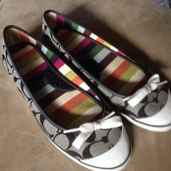 GREAT CONDITION!!! Worn minimal Coach Melisa Flats