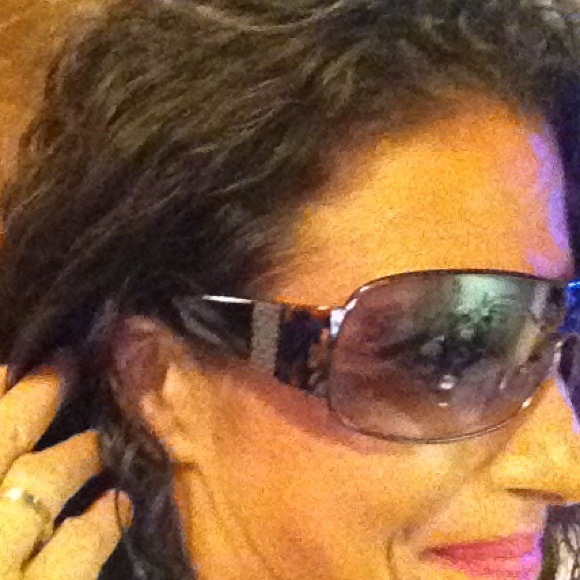 $$SOLD$$..Simply Vera Wang sunglasses