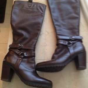 Matisse brown leather zip boot size 8