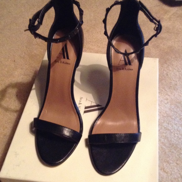 Ava & Aiden strappy stiletto w/studded ankle strap