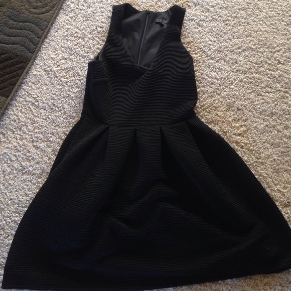 Topshop Dresses & Skirts - Black V neck Topshop dress