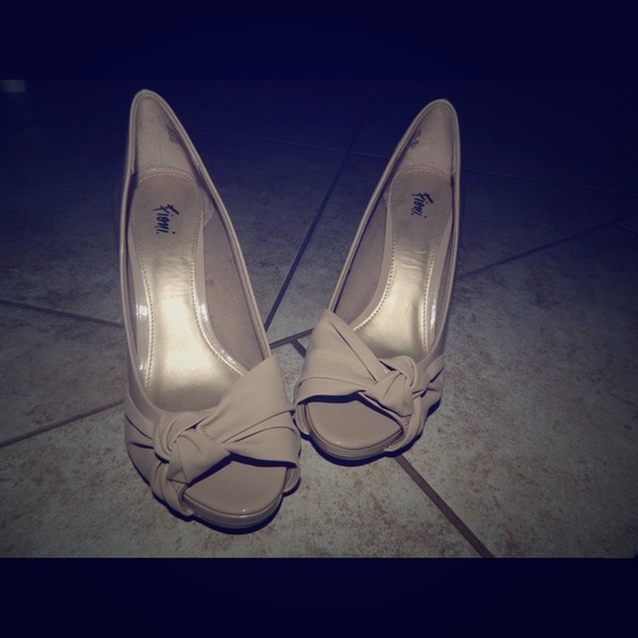 Tan or nude heels