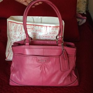 💥SOLD💥 Pink Coach Handbag