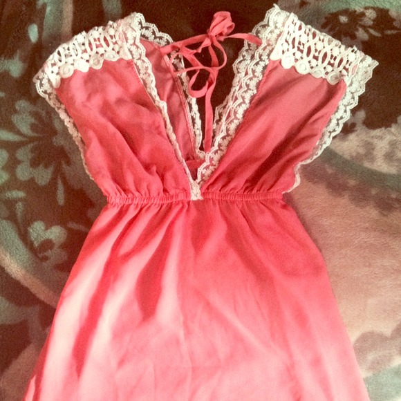 rue21 Tops - 🔃Traded🔃 Rue 21 pink baby doll top w/ lace