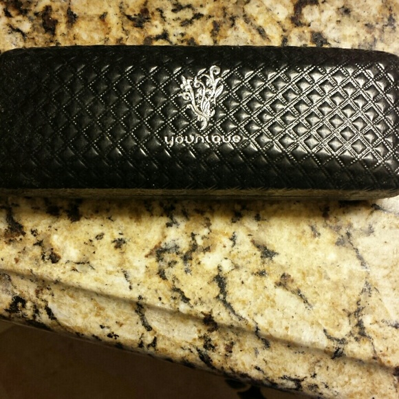 Younique mascara
