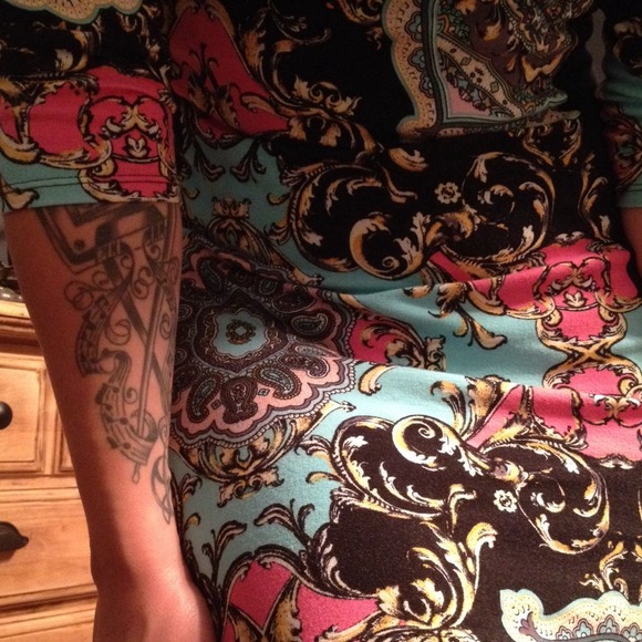 Bodycon Patterned Dress (small) - Picture 2 of 2