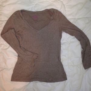 Long sleeve v-neck
