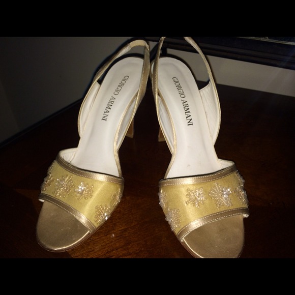 🎉price reduced!🎉Giorgio Armani sling back heels