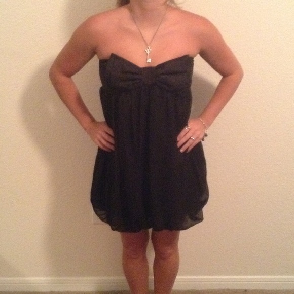 Black bubble dress! Bow design on front