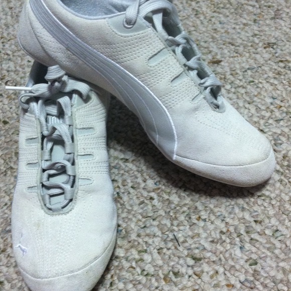 Pumas - Picture 2 of 3