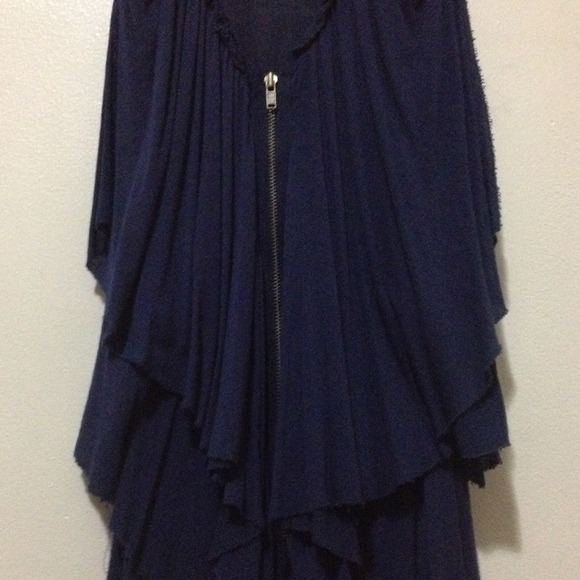 Sleeve less ruffle shirt - Picture 3 of 3