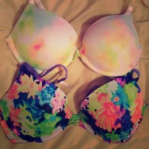 VS pink bras!