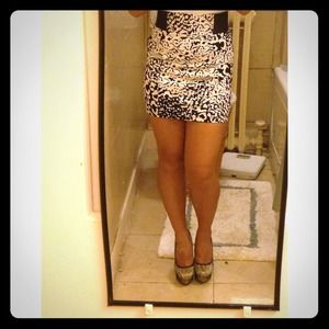 Cute print skirt. Great condition