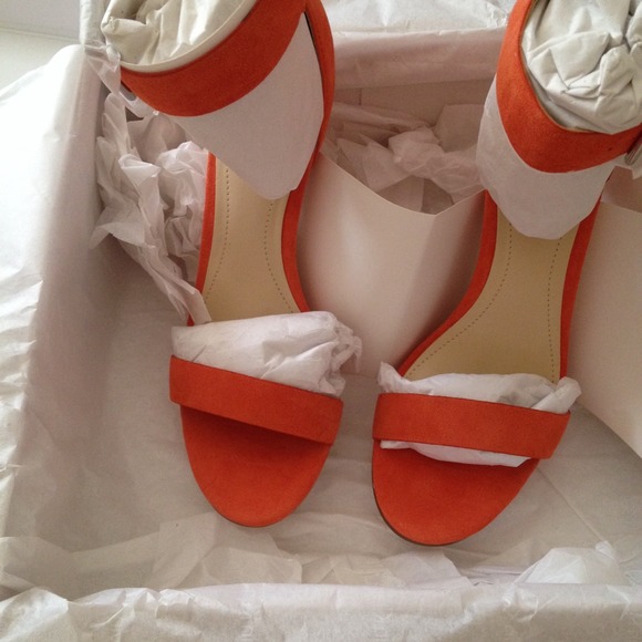 ******SOLD******Calvin Klein Vivian sandals - Picture 3 of 4