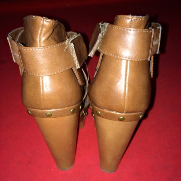 Shoes - Picture 3 of 5