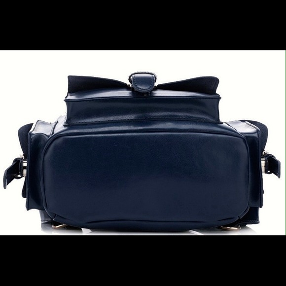 Genuine leather backpack - Picture 4 of 4