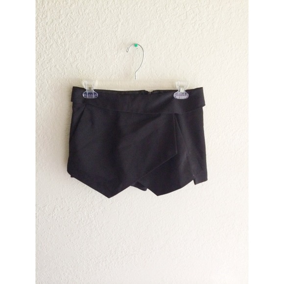 Zara Dresses - Zara Black Skort Zara Dresses - Zara Black Skort