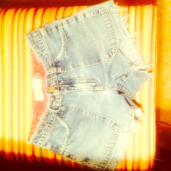 GAP shorts