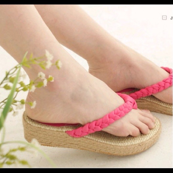 New Rose Twist Weaving Flat Sandal