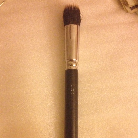 Mac 130 Brush Authentic