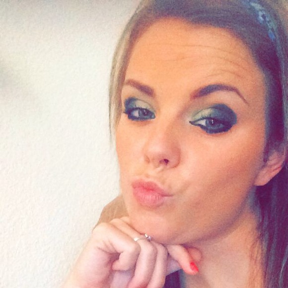 ✨Meet your buyer/seller!! FEEDBACK WELCOME✨ - Picture 4 of 4