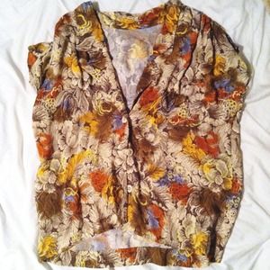 Hawaiian looking shirt