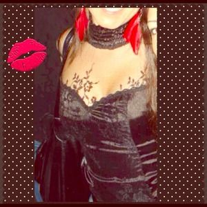 ️❤️️SALE!❤️ top that's see-through on upper chest