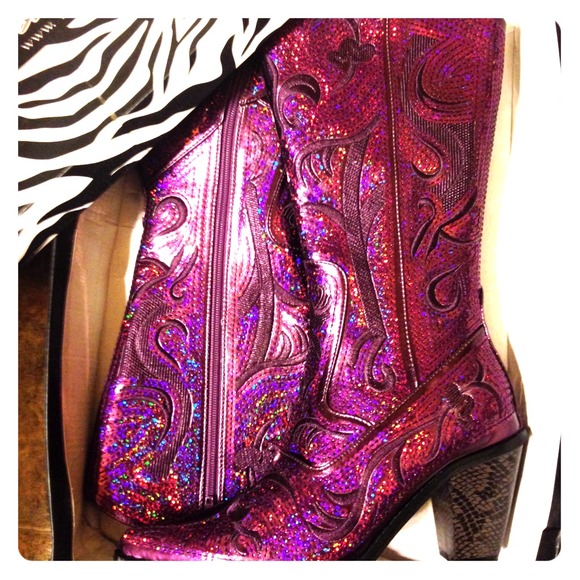 Purple cowgirl boots!!!