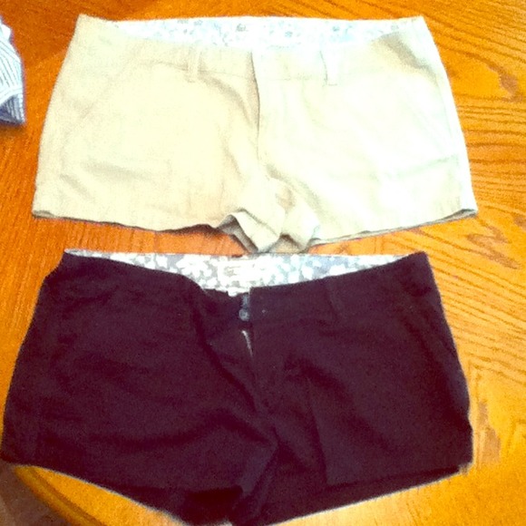 American eagle shorts khaki & black size 12.