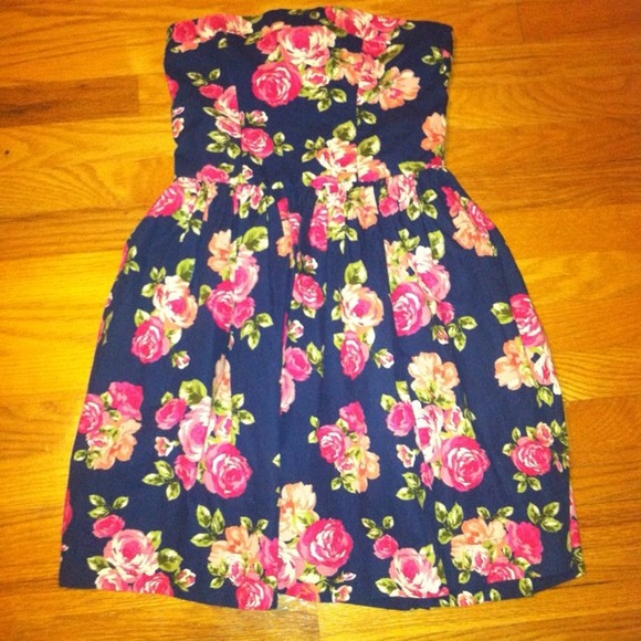 FOREVER 21 NAVY BLUE FLORAL STRAPLESS DRESS