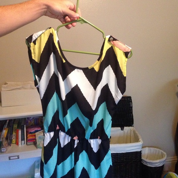 Chevron romper - Picture 4 of 4