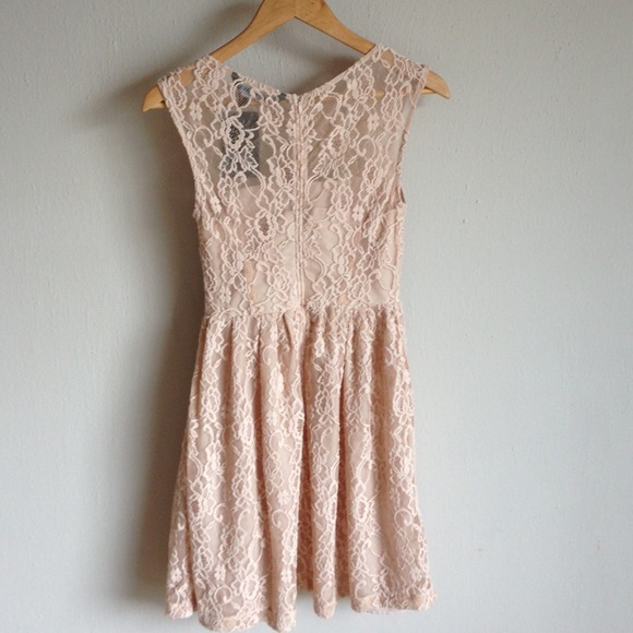 Zara Lace Dress - Picture 2 of 4