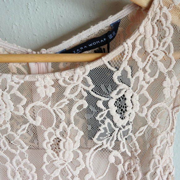 Zara Lace Dress - Picture 3 of 4