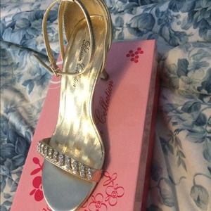 Gold Metallic Diamond Detailed Heels