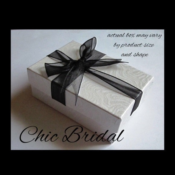 Vintage lace wedding gift 4 mothers & bridesmaids - Picture 4 of 4