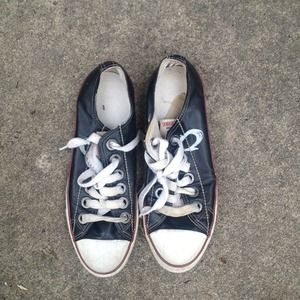 True religion converse size 8