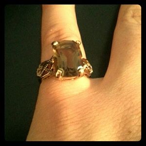 Gold ring with brown stone size 6
