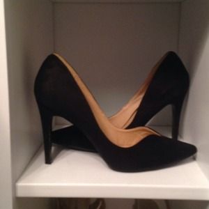 REDUCED! Black Suede Pumps MAKE AN OFFER!