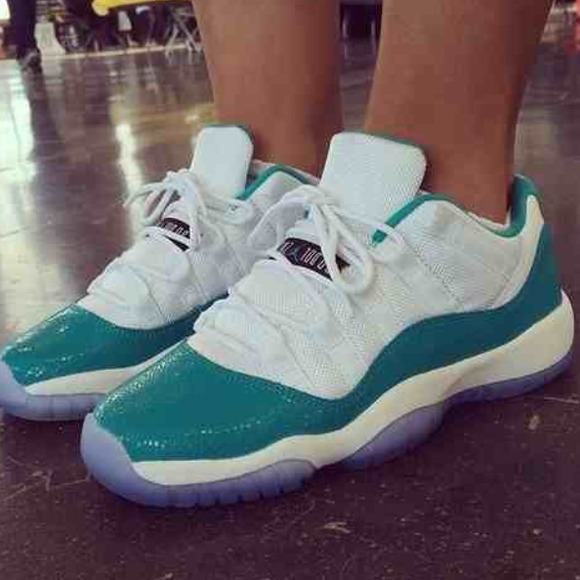 Aqua Jordan 11