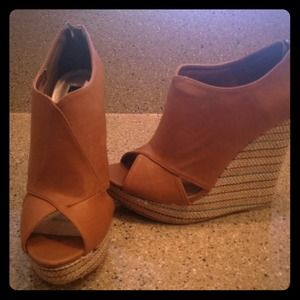 Yoki Tan wedges