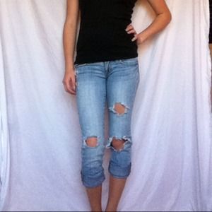 Bullhead destroyed denim capris
